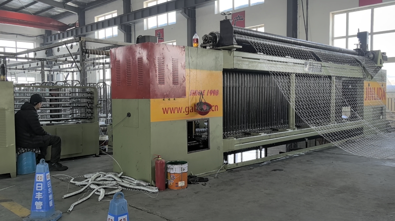 أحدث مدونات الشركة حول لماذا يواصل العملاء من الخارج اختيار المصانع الصينية لمعدات الجابيون