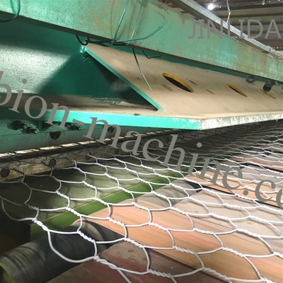 شراء قوة الشد 350-550N / mm2 آلة غابيون 2.0mm-4.0mm من الأسلاك الفولاذية المغلفة التصنيع عبر الإنترنت